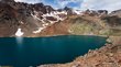 Il Lago di Gioveretto in Val Martello Lago di montagna con cime innevate e paesaggio roccioso