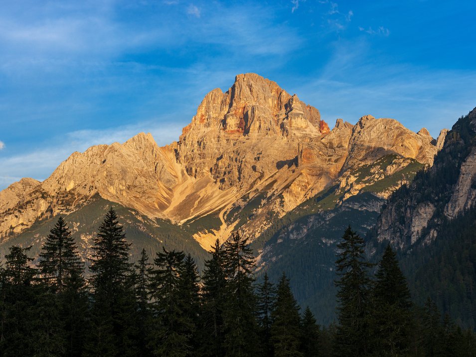 La montagna più alta delle Dolomiti di Braies La montagna più alta delle Dolomiti di Braies