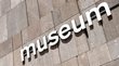 Il museo Mansio Sebatum Insegna museo bianca su parete di pietra grigia