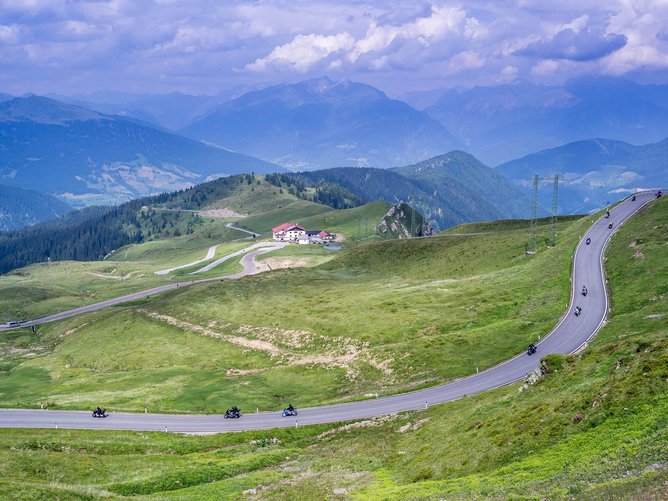 Die Alpenpässe in und um Südtirol Die Alpenpässe in und um Südtirol
