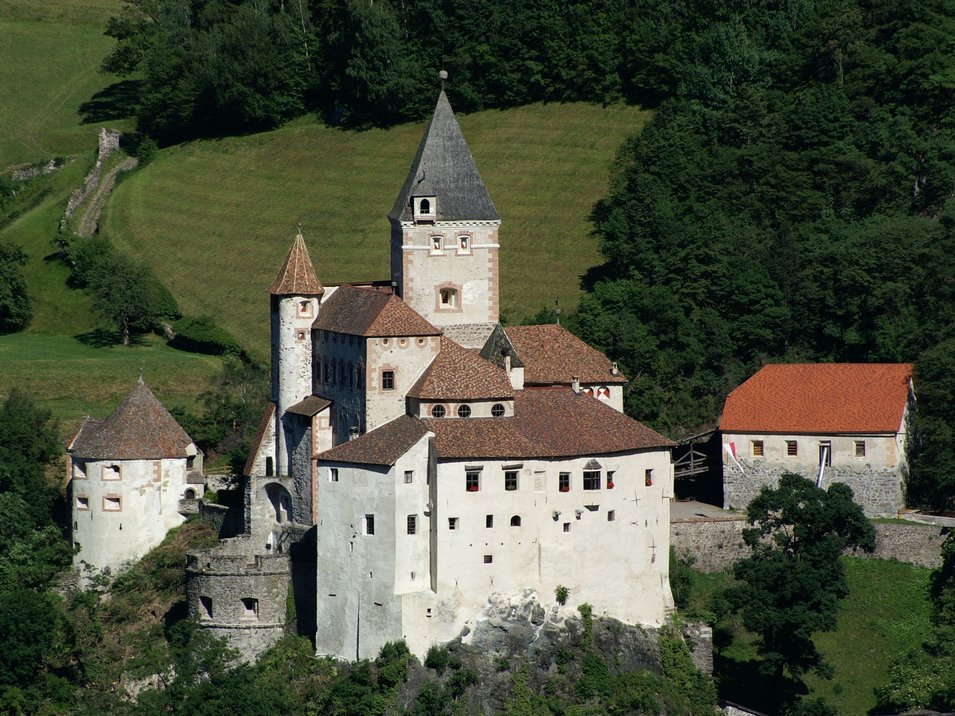 Castel Trostburg in Alto Adige Castel Trostburg in Alto Adige