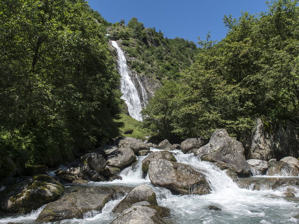 Die eindrucksvollsten Wasserfälle in Südtirol Die eindrucksvollsten Wasserfälle in Südtirol