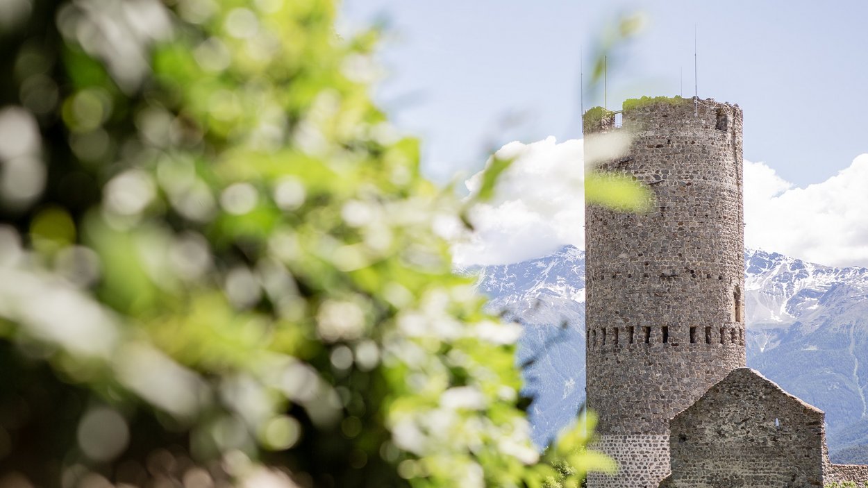 La Torre Fröhlich a Malles Venosta La Torre Fröhlich a Malles Venosta