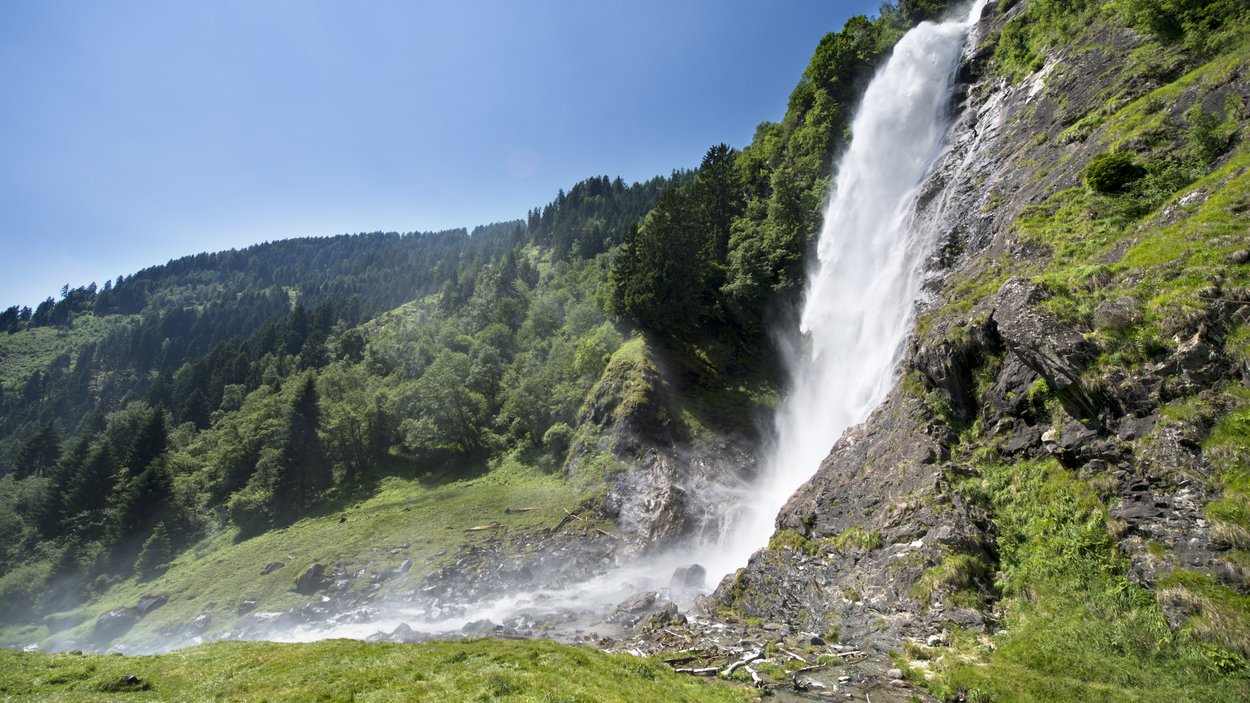 Die eindrucksvollsten Wasserfälle in Südtirol Die eindrucksvollsten Wasserfälle in Südtirol