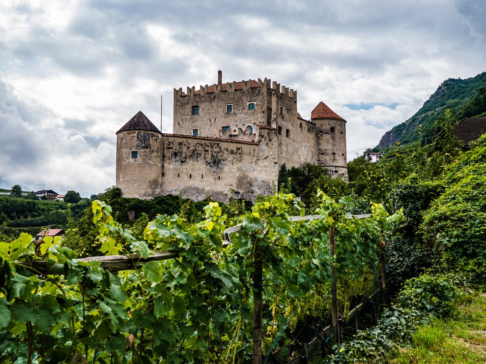 Un castello altoatesino Un castello altoatesino