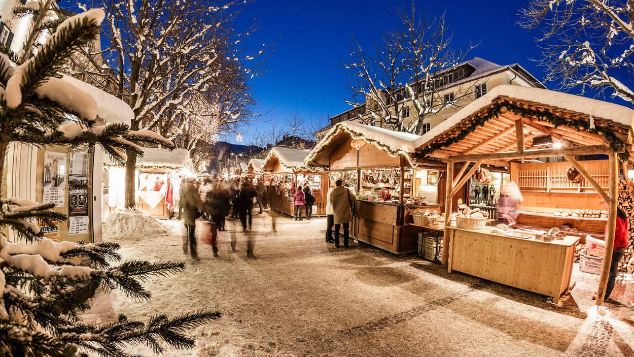Der Weihnachtsmarkt in Bruneck Der Weihnachtsmarkt in Bruneck