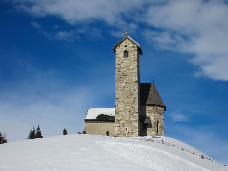 Un affascinante hotel tra le Dolomiti di San Vigilio di Marebbe Un affascinante hotel tra le Dolomiti di San Vigilio di Marebbe