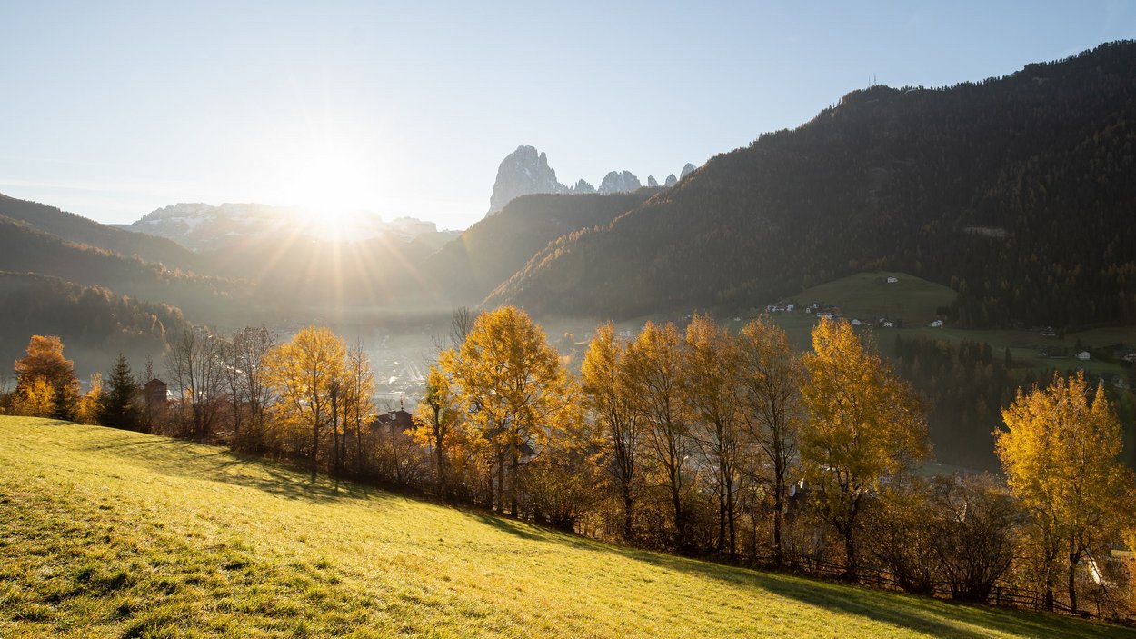 Passo Sella: il passo alpino più famoso delle Dolomiti Passo Sella: il passo alpino più famoso delle Dolomiti