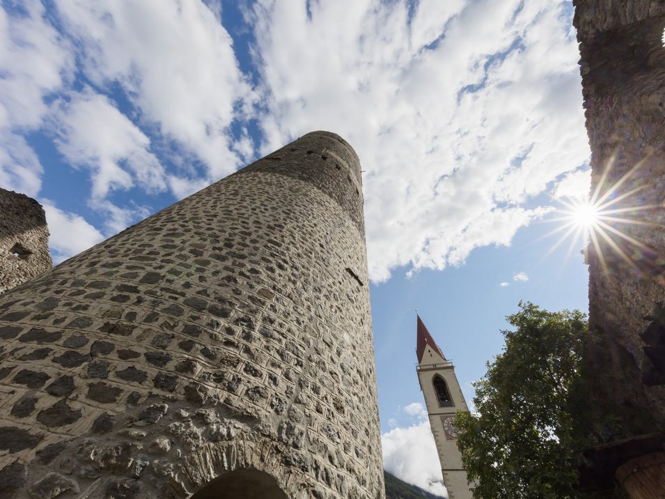 La Torre Fröhlich a Malles Venosta La Torre Fröhlich a Malles Venosta